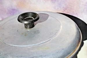 "De colección Cacerola Redonda Aluminio Olla Tapa Borde Enrollado Perilla Negra, 7"" ¡ENVÍO GRATUITO! - Imagen 1 de 5