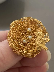 Vintage MCM Bird Brooch With Nest & Pearl Eggs Pin Brooch - Picture 1 of 5