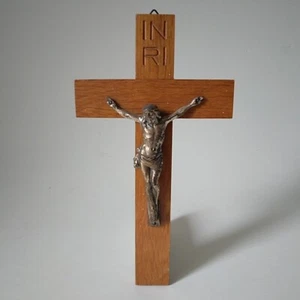 Crucifijo Cruz-Jesús/Inri-Latón-8 pulgadas de alto por 4,5 pulgadas de ancho-colgado en la pared - Imagen 1 de 10