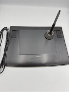 Wacom Intuos 3 Graphics Tablet PTZ-630 USB with Grip Pen, USB Cable and Stand - Picture 1 of 7