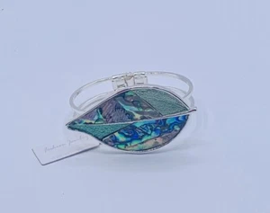 Pulsera con bisagra de hoja de concha de abulón - Imagen 1 de 5