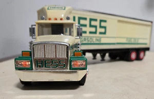 1987 Hess Toy Truck Bank With  Lights - Picture 1 of 2