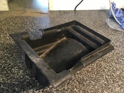 Bandeja de herramientas trasera Ducati ST3 almacenamiento debajo del asiento Foto 1 de 2