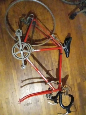 ANCIEN VELO DE COURSE Motobecane  - Photo 1/4