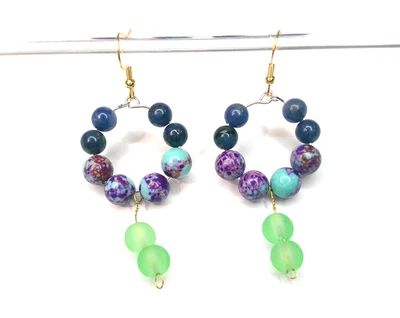 Pendientes de sodalita y jaspe imperial coloridos aros con cuentas de piedras preciosas hechos a mano Foto 1 de 4