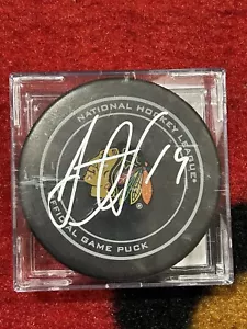 BECKETT JONATHAN TOEWS SIGNED CHICAGO BLACKHAWKS REAL GAME MODEL PUCK BAS - Picture 1 of 2