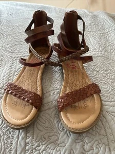 Blowfish Malibu Kids Shoe Girls Size 5 Gladiator Type Sandals Brand New! Cute! - Picture 1 of 8