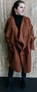 ABRIGO Saga Cinnamon Lagenlook. Comparar @ $156 - Imagen 1 de 9