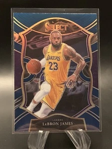 Panini Select #23 2020-21 LeBron James Blue Silver Prizm nivel de sala venta al por menor - Imagen 1 de 2