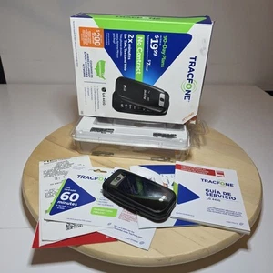 LG 441G Black TracFone Prepaid GSM Bluetooth Camera Flip Cell Phone With Box - Picture 1 of 12