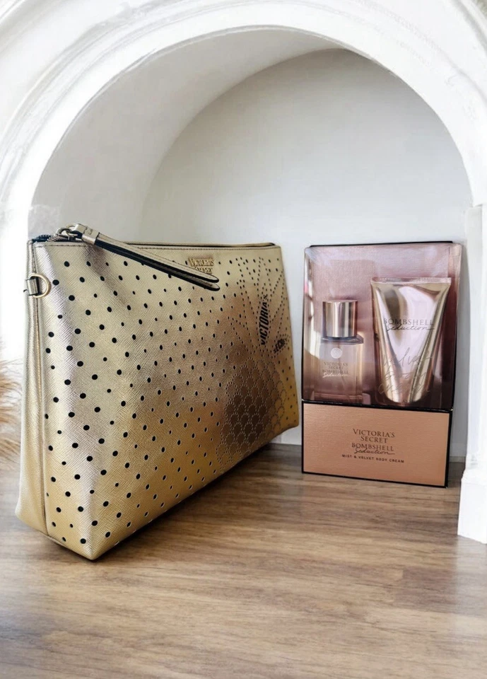 Estuche de Maquillaje Cosmético Victoria's Secret y Bomba Seducción Niebla Loción 3 piezas Foto 1 de 4