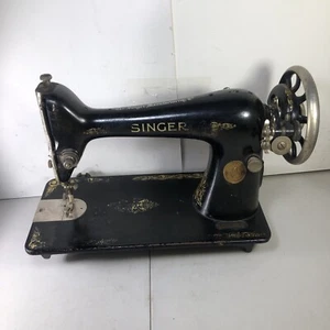 VINTAGE 1927 MODEL 66 SINGER SEWING MACHINE AB890394 - Picture 1 of 12