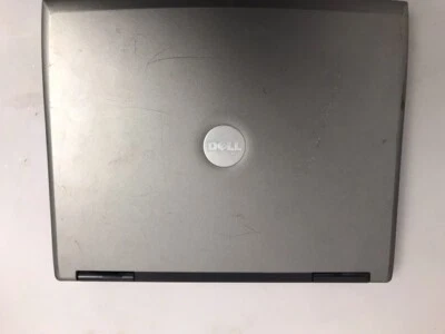 Dell Latitude D520 1.66GHZ 2GB RAM 640GB HDD SATA RS232 CON ADAPTADOR DE CORRIENTE Foto 1 de 4