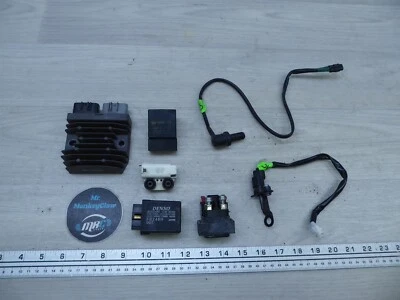 Yamaha Bolt R-Spec XV950 Y772 2017. relés rectificador regulador solenoide sensor Foto 1 de 4