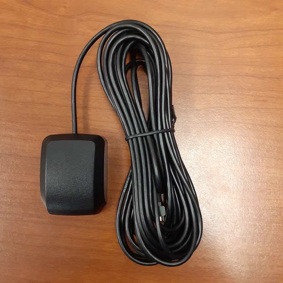GPS Antenna Laird Technologies - 3-5V Micro  SMA Connector - Black - Image 1 of 4
