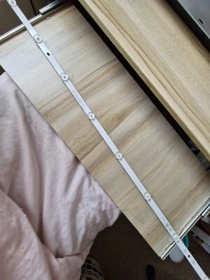 TIRA RETROILUMINACIÓN LED TOSHIBA 65" LED (65QF5D53DB) 3010-5495 (TIPO A) Foto 1 de 4