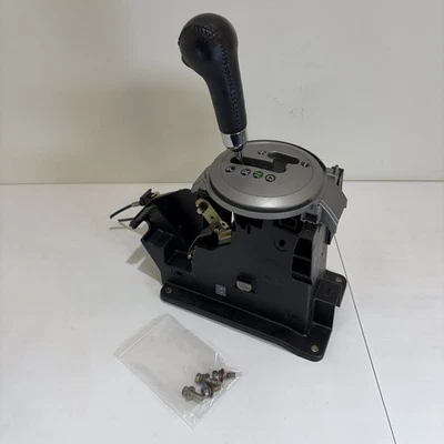 Palanca de cambios selectora de marchas de piso automática Mitsubishi Endeavor 2004-2011 MR953503-01 Foto 1 de 4