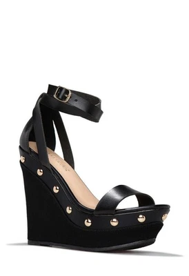 Veyda by SHOEDAZZLE Sandalias de tacón de cuña negras hechas por el hombre doradas con tachuelas TALLA 7,5 Foto 1 de 4