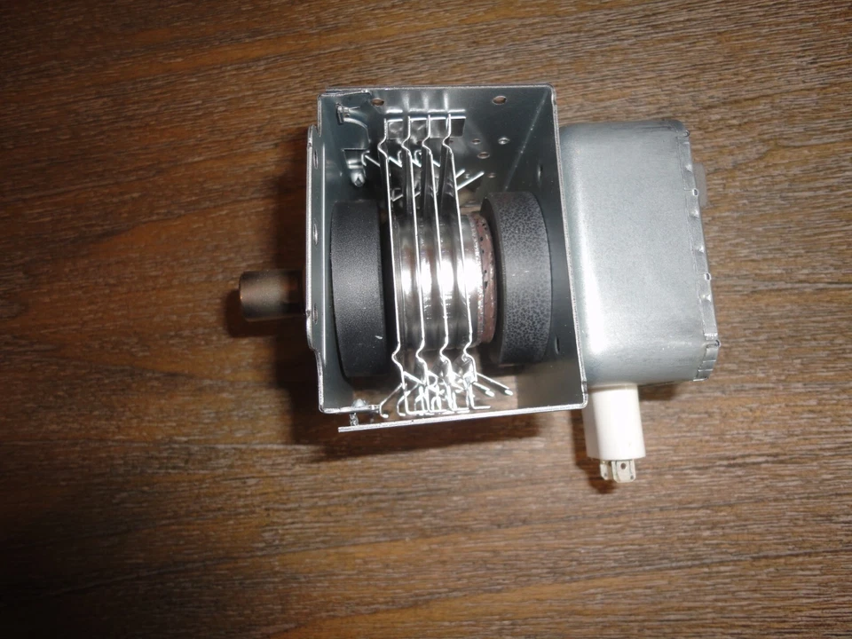 Original Microwave Radiation For Magic Chef Microwave HMM770B / 2M217J - Image 1 of 4