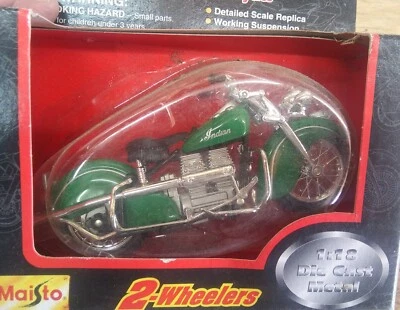 1:18 Maisto 1948 Indian Chief Flathead girder front end green  side exhaust - Image 1 of 3