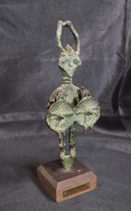 Estatua escultura brutalista de bronce fundido guerrero nurágico de Cerdeña de colección - Imagen 1 de 11