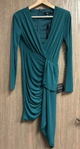 Lulu’s Bodycon-Kleid Damen Jägergrün Asymmetrisch Rüschen Gr. S Neu - Bild 1 von 6