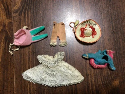 ¡Lote de ropa de muñeca Mattel Liddle Kiddles 1965 vintage! ¡MIRA! Foto 1 de 4