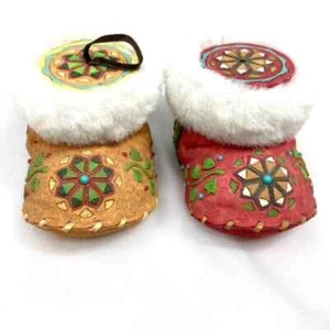 Pair of Moccasin Trinket Boxes from Friends of the Feather, Enesco #609714 - Picture 1 of 6