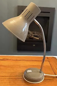 VINTAGE GOOSE KNECK METAL TABLE LAMP - Picture 1 of 7