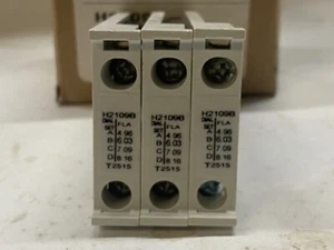 EATON H2109B-3  Heater Pack Freedom Series (Pack of 3) BRAND NEW*** - Picture 1 of 4