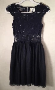 Abito da festa Mimi Chica taglia junior media a rete e paillettes blu navy - Foto 1 di 11