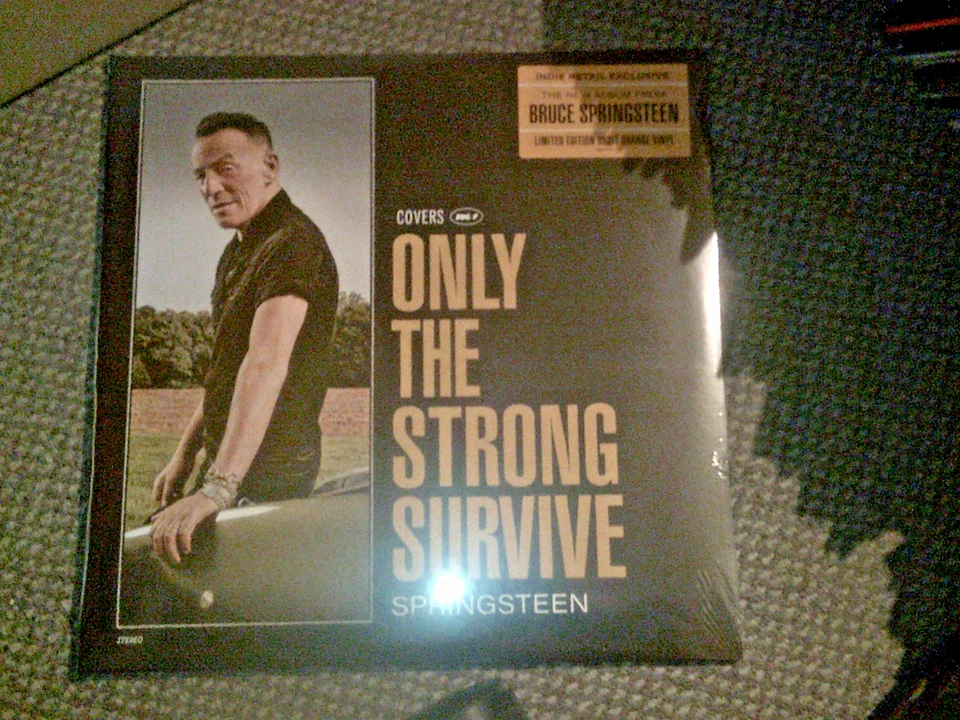 Bruce Springsteen - Only The Strong Survive LIM. ORANGE VINYL  2LPs  NEU  (2022) - Bild 1 von 1