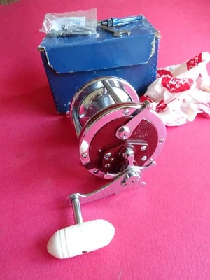 CARRETE MULTIPLICADOR 3/0 SENATOR ESPECIAL PENN 112H VINTAGE SUPER CAJA SIN USAR Foto 1 de 4