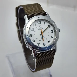 Orologio analogico vintage Timex Indiglo WR 30M verde/bianco CLASSICO UOMO - Foto 1 di 11