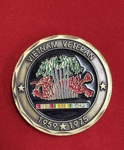 Vietnam Veteran 1959 - 1975 United States Armed Forces Challenge Coin - Picture 1 of 3