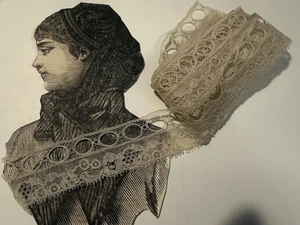 Vintage Floral  Lace Trim 2 + Yards x 2 1/4" wide - Picture 1 of 4