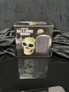 Grave yard Salt + Pepper Shakers Horror Block Halloween Skull Oddity Goth 666 - Picture 1 of 7