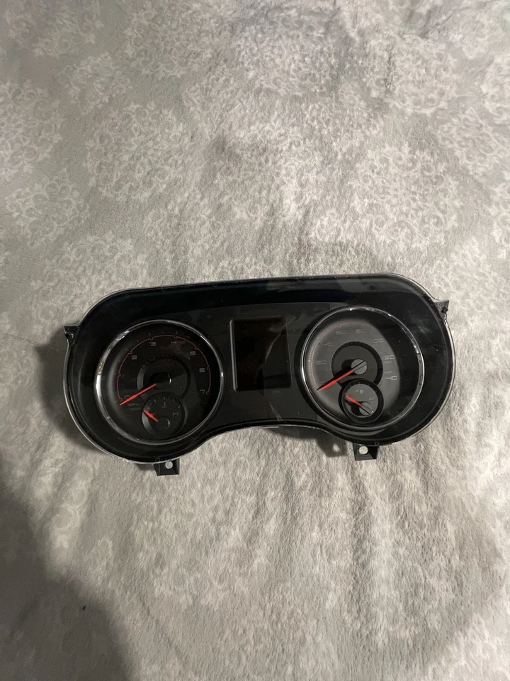 Dodge Charger 2011-2014 OEM cuadro de instrumentos velocímetro 132xxx millas en él Foto 1 de 4