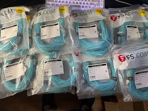 FS - 30M LC-LC OM3 10 Gig 50/125 Multimode Duplex UPC Fiber Patch Cable - Afbeelding 1 van 2