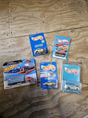 Lot Of 5 Hot Wheels 1 Real Rider - Image 1 of 4