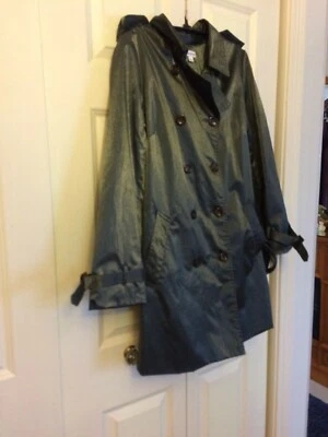 Joan Rivers Women’s Green/grey Metallic Raincoat Animal Print Lining Size M - Image 1 of 4