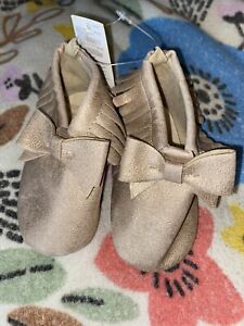 Baby Gap Metallic Gold Fringe Bow Moccasins Shoes Size 18-24 Months NWT