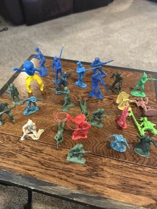 Vintage Plastic Soldier Cowboy Indian Play Figures 25 - Picture 1 of 8