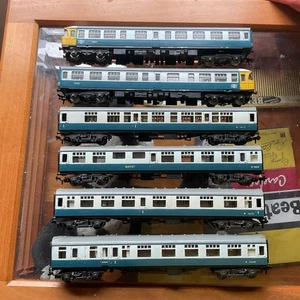 Trix Trains 2 Rail BR Blue/Grey Class 124 Trans Pennine 6 Car DMU - Picture 1 of 10