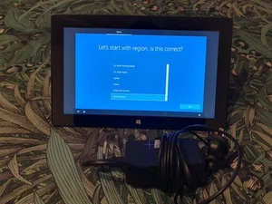 Microsoft Surface Pro 2 core i5 8gb 256gb 10.6" Win 10 Charger Issue Please Read - Picture 1 of 7