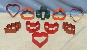  Metal Cookie Biscuit Cutters Painted Turkey Pumpkin Heart Shamrock Leaf  - Picture 1 of 2