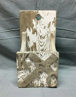 De Colección Caballeros de Colón Madera Shabby Blanco Pared Bolsillo Antiguo Almacenamiento Cubby 447-22B  Foto 1 de 4