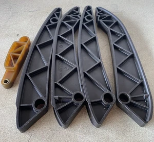 06-10 BMW M5/M6/E60/E63/E64/S85/V10 TIMING CHAIN GUIDE SET - Bild 1 von 2