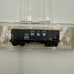 KADEE MICRO TRAINS 56042 NORFOLK & WESTERN 33' LADO ACANALADO DOBLE BAHÍA TOLVA #38288 - Imagen 1 de 14