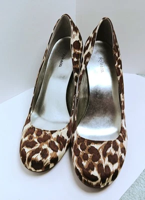 Zapatos de salón para mujer de 3 pulgadas con estampado de guepardo satinado talla 8 usados.  Suelas Some Wear On Foto 1 de 4